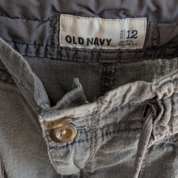 Old Navy Charcoal Cargo Pants for Women - Picture 3 of 5